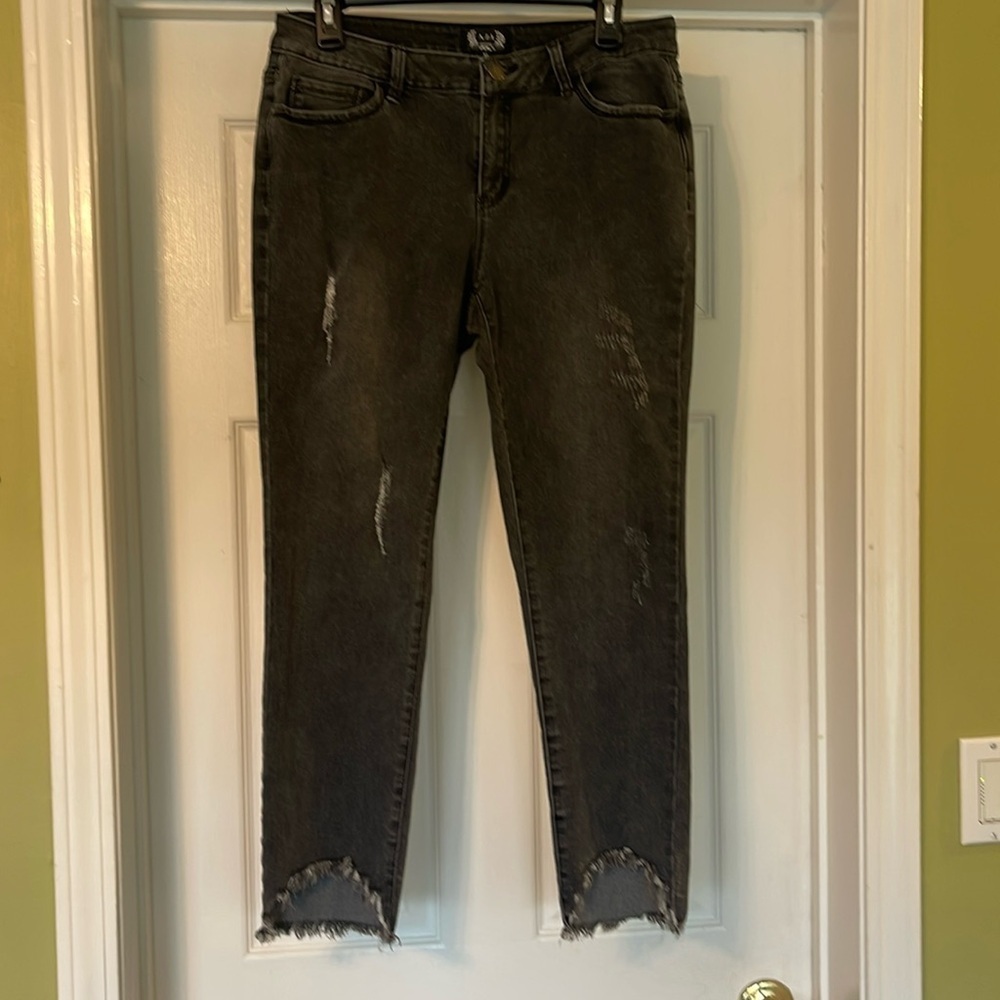 A.Z.I. New York - shark bite raw hem gray/black washed distressed - 10